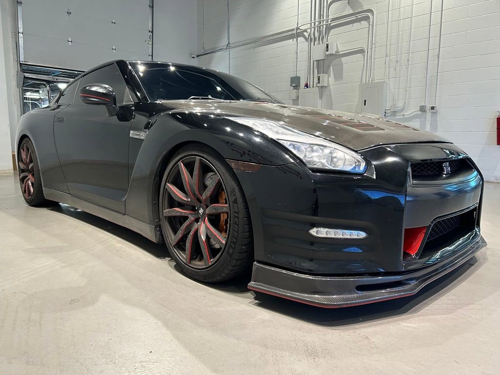 Used 2014 Nissan GT-R Premium AWD/4WD image 8