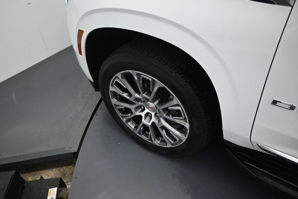 Used 2025 GMC Yukon XL Denali AWD/4WD image 8