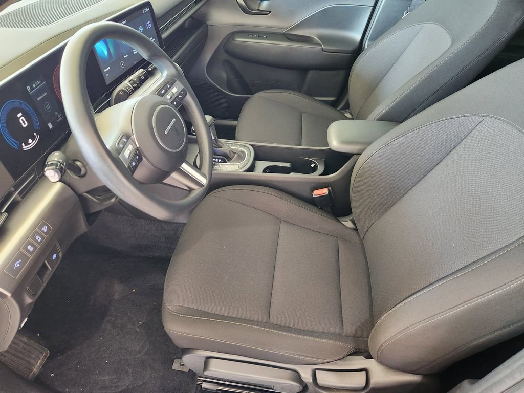 Certified 2025 Hyundai Kona SE image 12