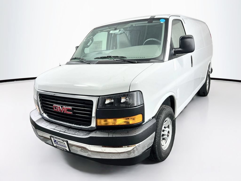 New 2026 GMC Savana 3500 RWD image 3