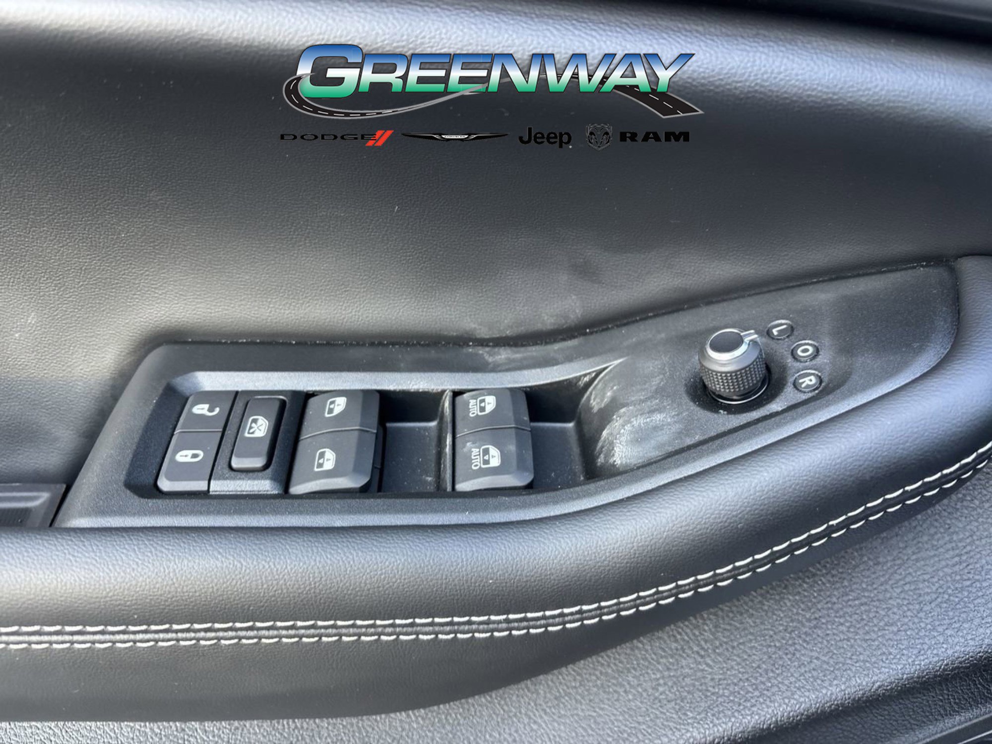 New 2025 Jeep Grand Cherokee Laredo image 16