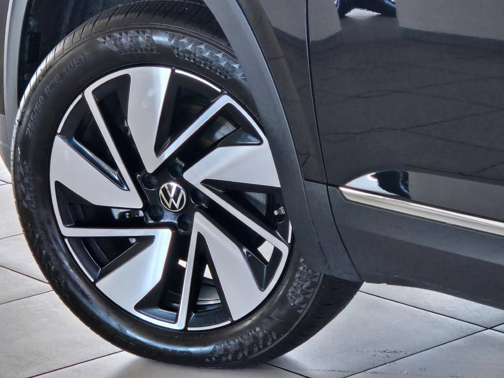 Used 2024 Volkswagen Atlas SEL AWD/4WD image 17