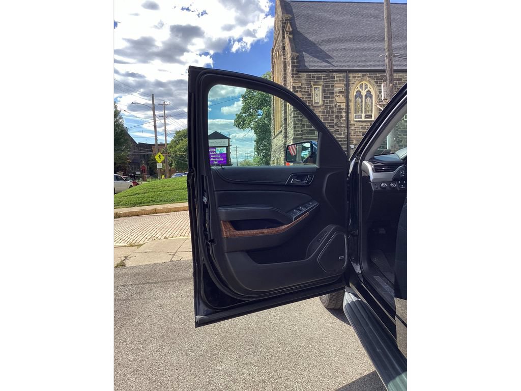 Used 2016 Chevrolet Tahoe LTZ AWD/4WD image 17