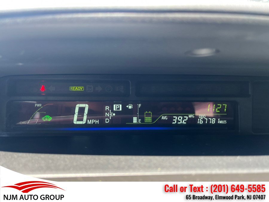 Used 2014 Toyota Prius V Five FWD image 22