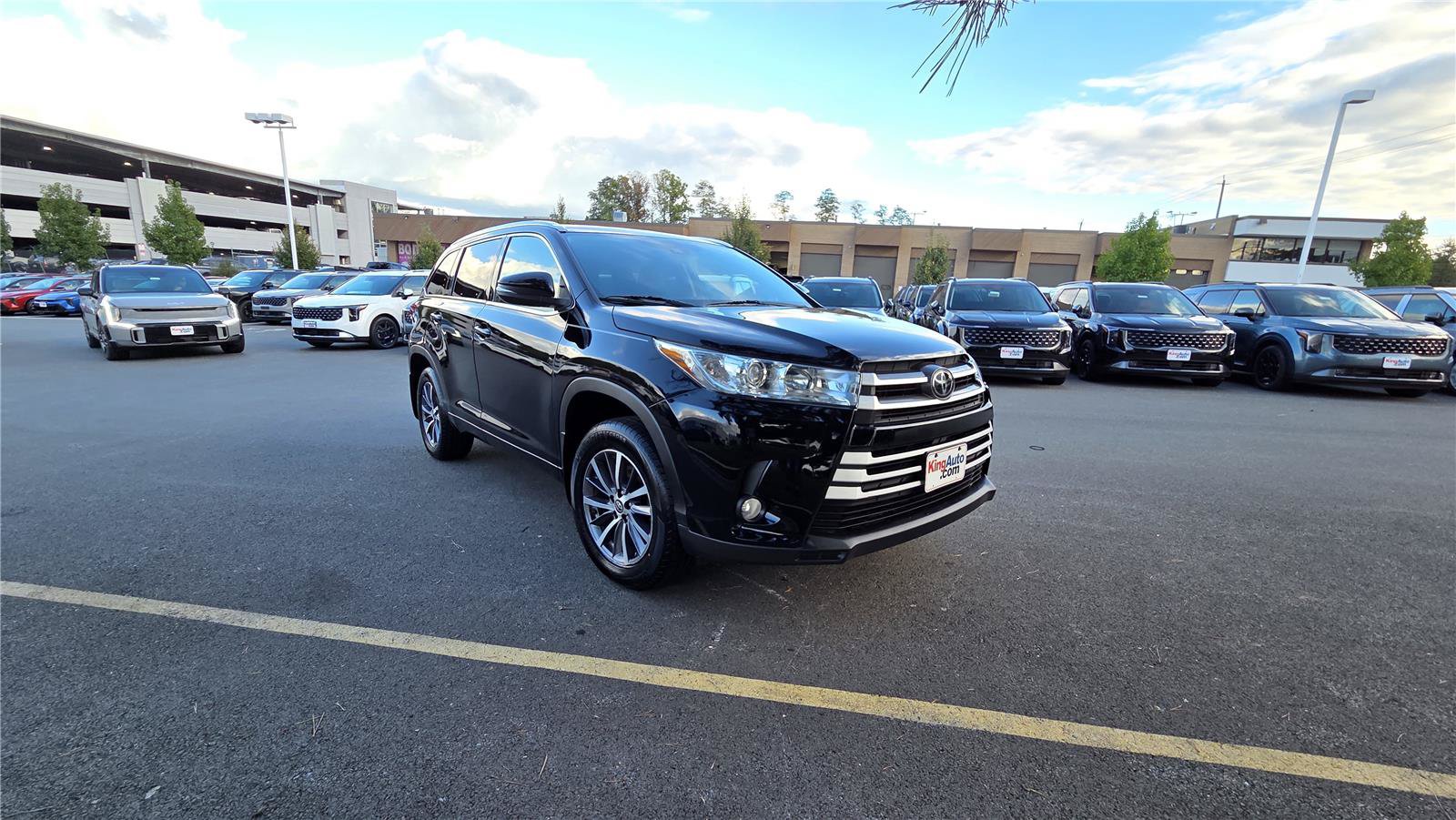 Used 2018 Toyota Highlander XLE AWD/4WD image 73
