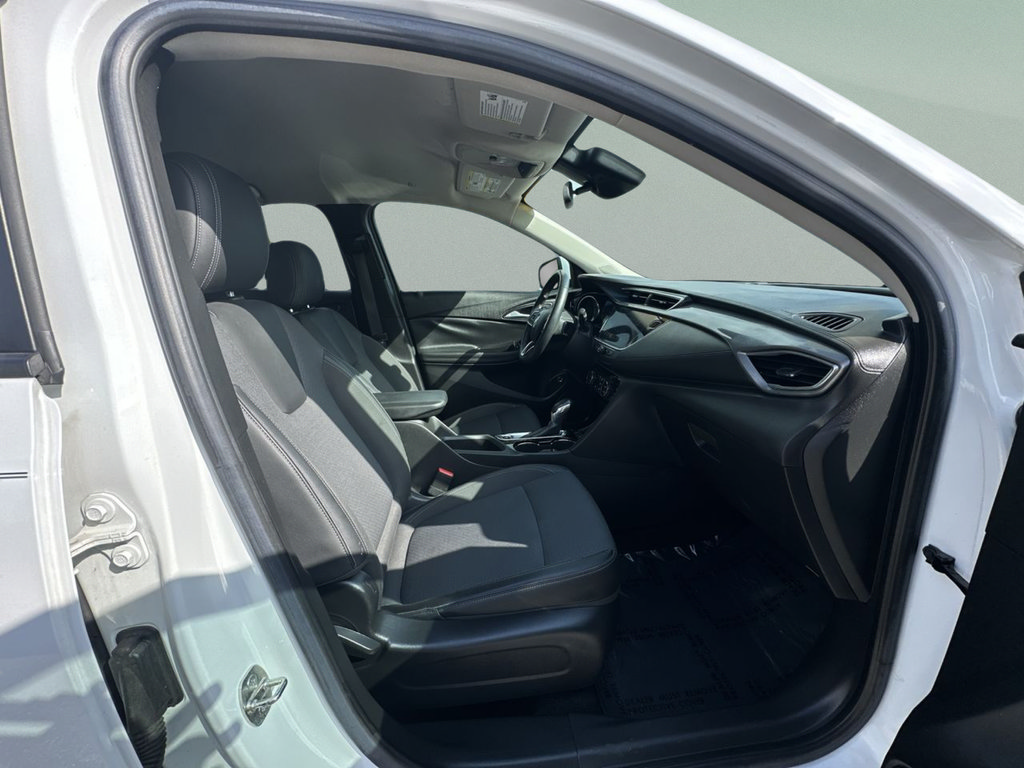 Used 2022 Buick Encore GX Select FWD image 35