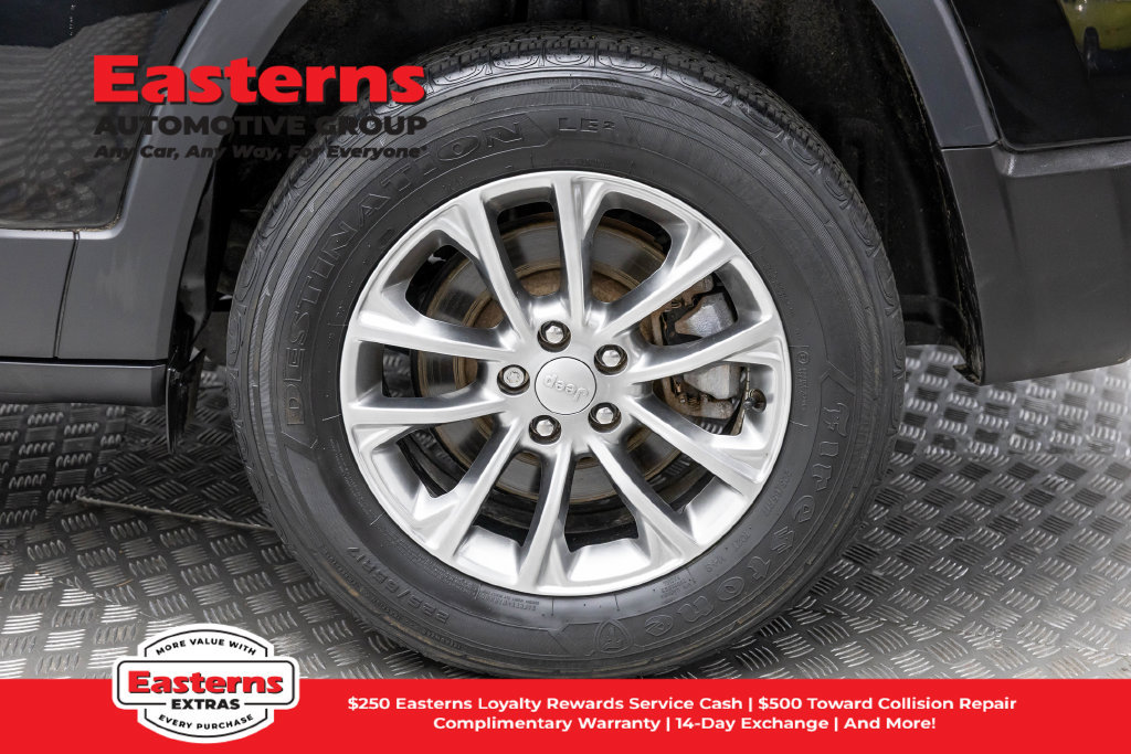 Used 2021 Jeep Cherokee Latitude Plus AWD/4WD image 9