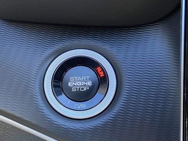 New 2025 Jeep Grand Cherokee Altitude image 24