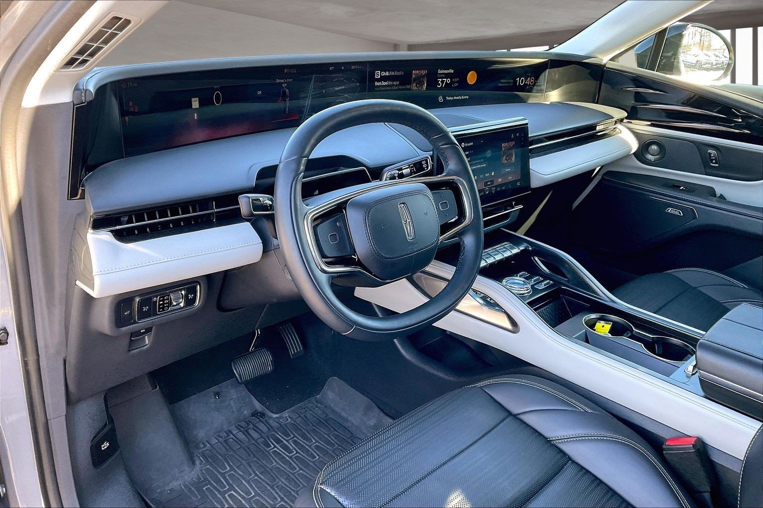 Used 2024 Lincoln Nautilus Reserve w/ Equipment Group 202A image 17