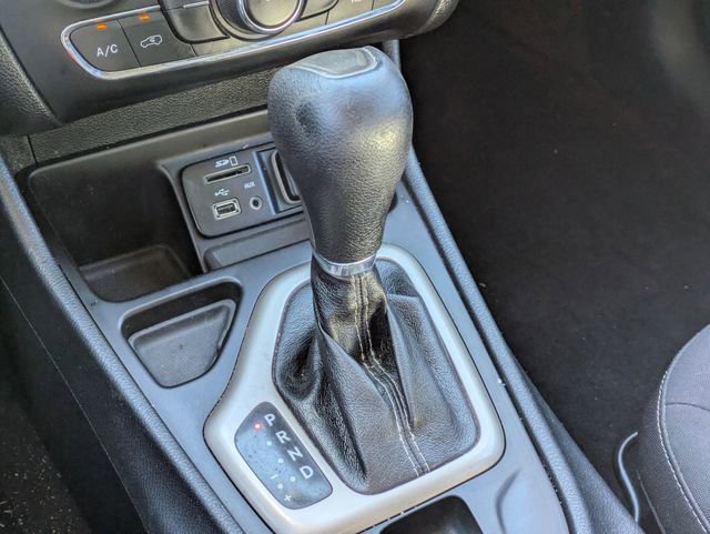 Used 2014 Jeep Cherokee Latitude FWD image 22
