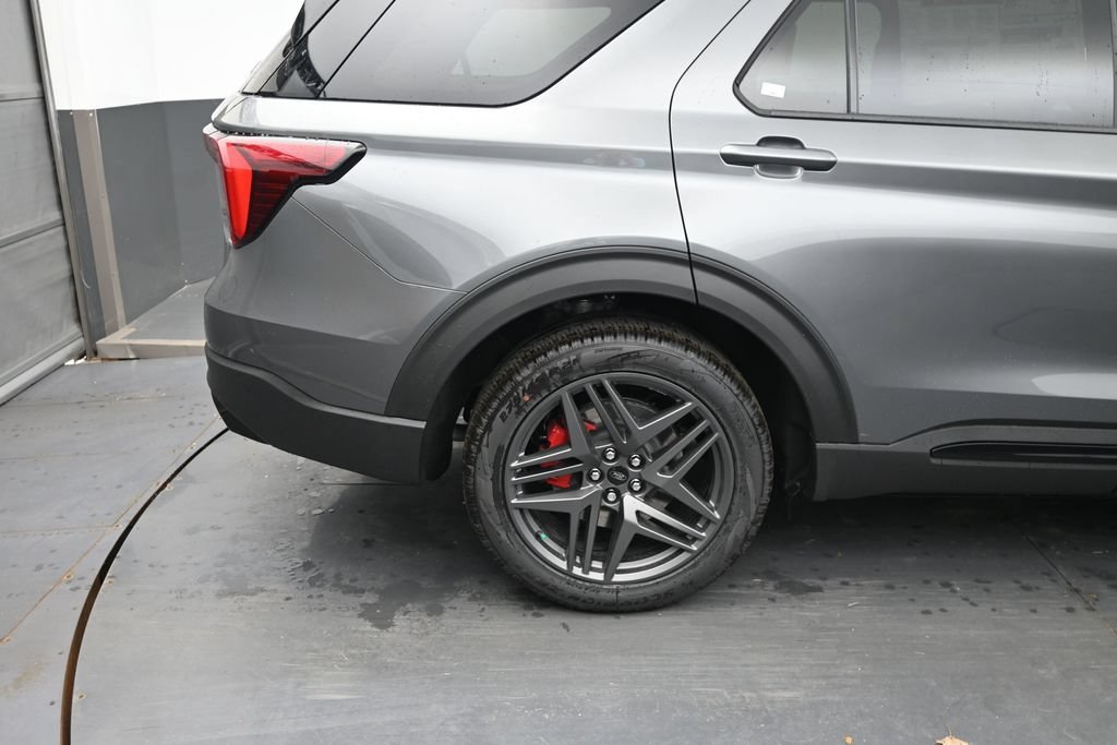 New 2026 Ford Explorer Platinum w/ LUX Leather Package AWD/4WD image 11