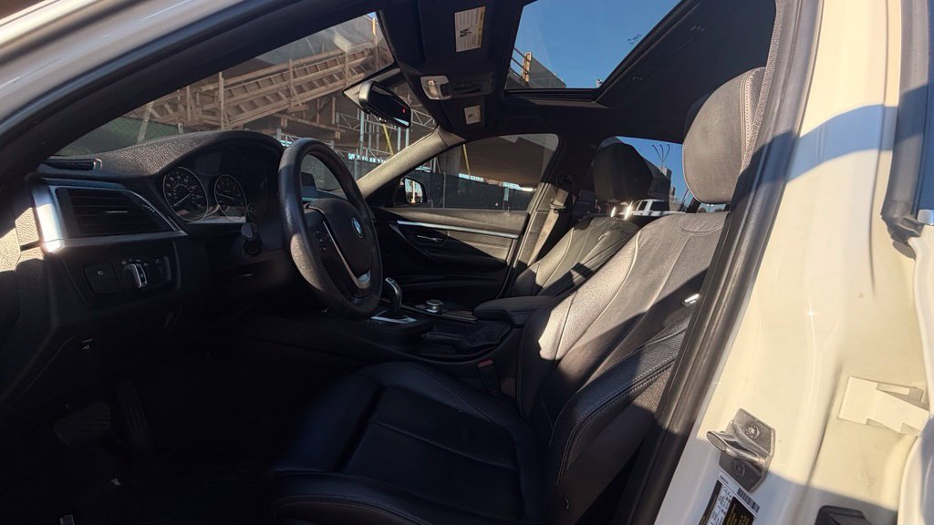 Used 2018 BMW 330i Sedan RWD image 6