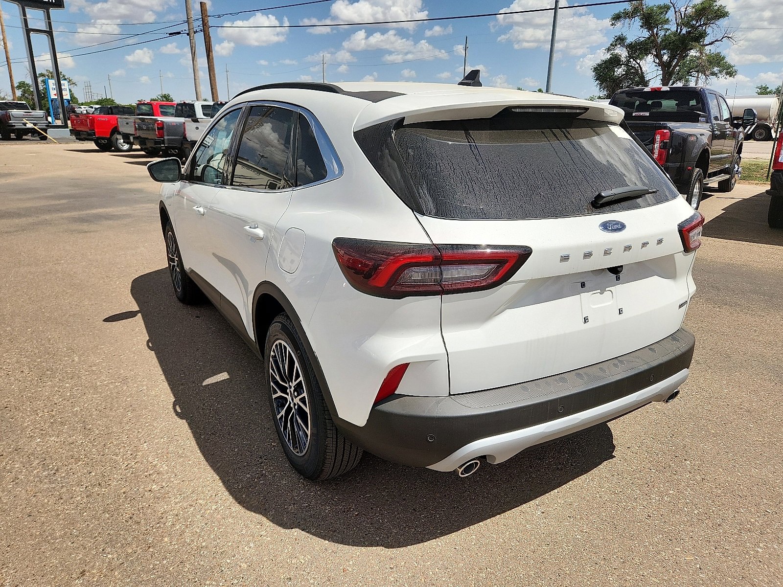 New 2025 Ford Escape SE image 3