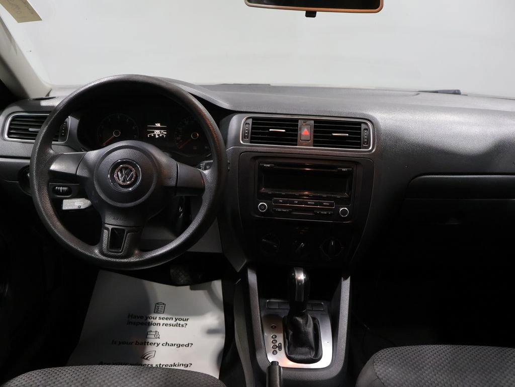 Used 2013 Volkswagen Jetta S image 16