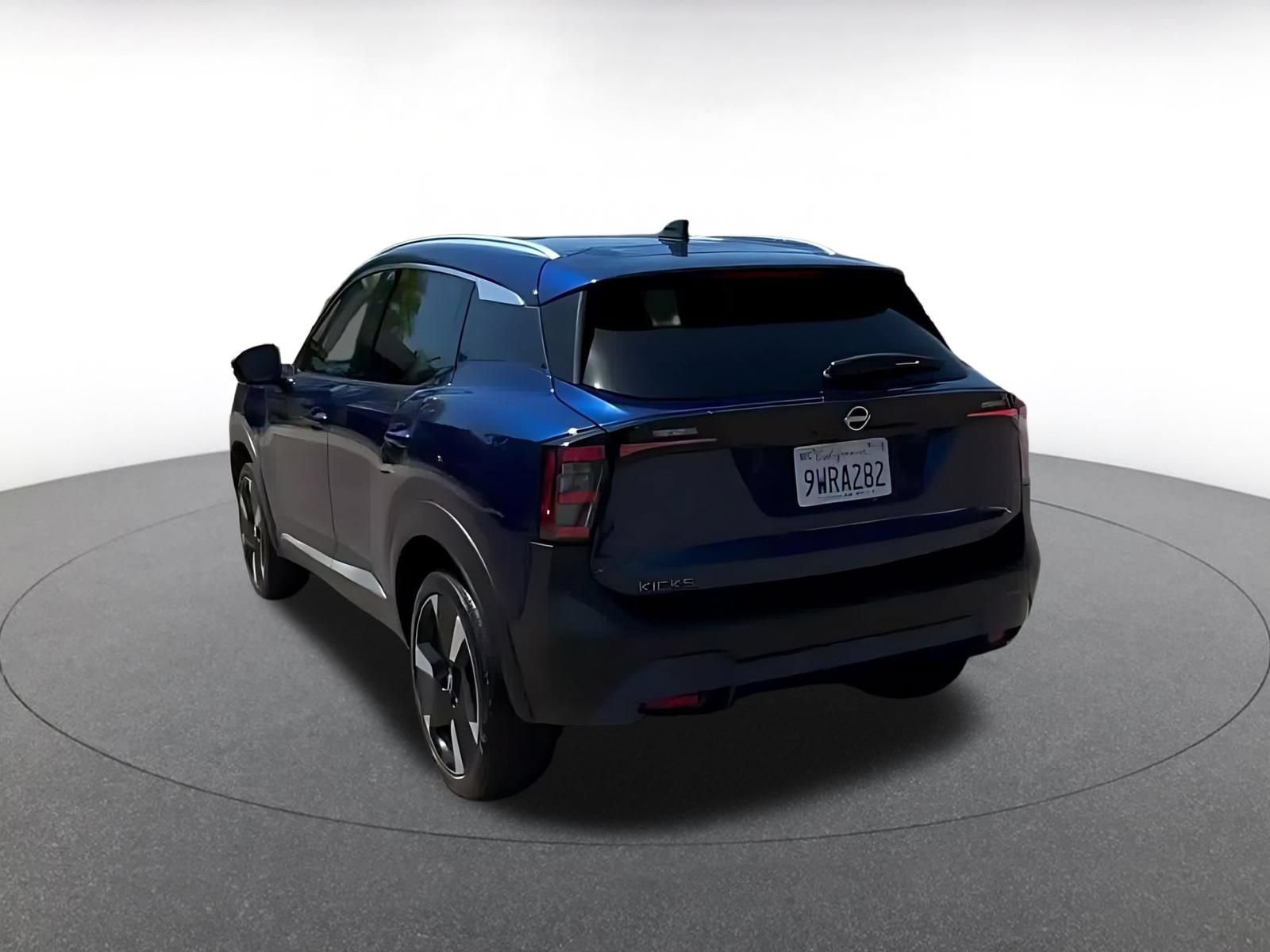Used 2026 Nissan Kicks SR FWD image 10