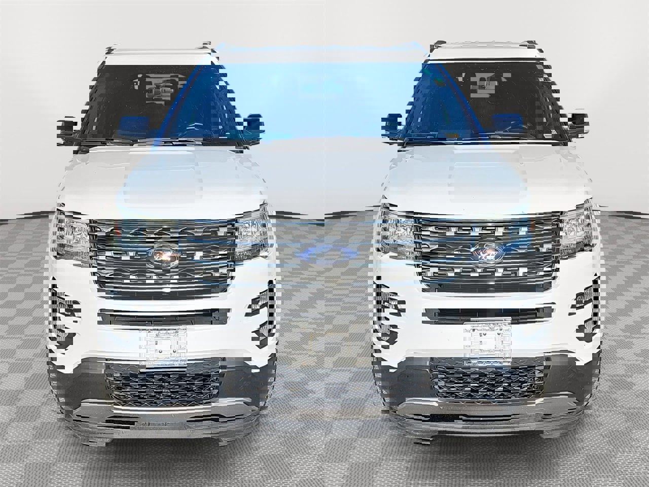 Used 2017 Ford Explorer XLT image 2