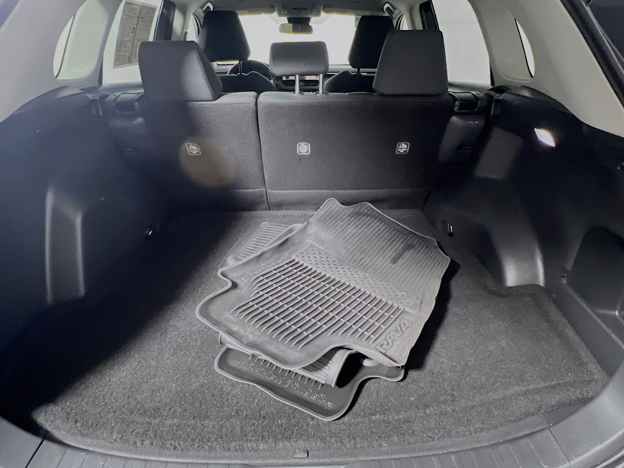 Used 2025 Toyota RAV4 LE image 33