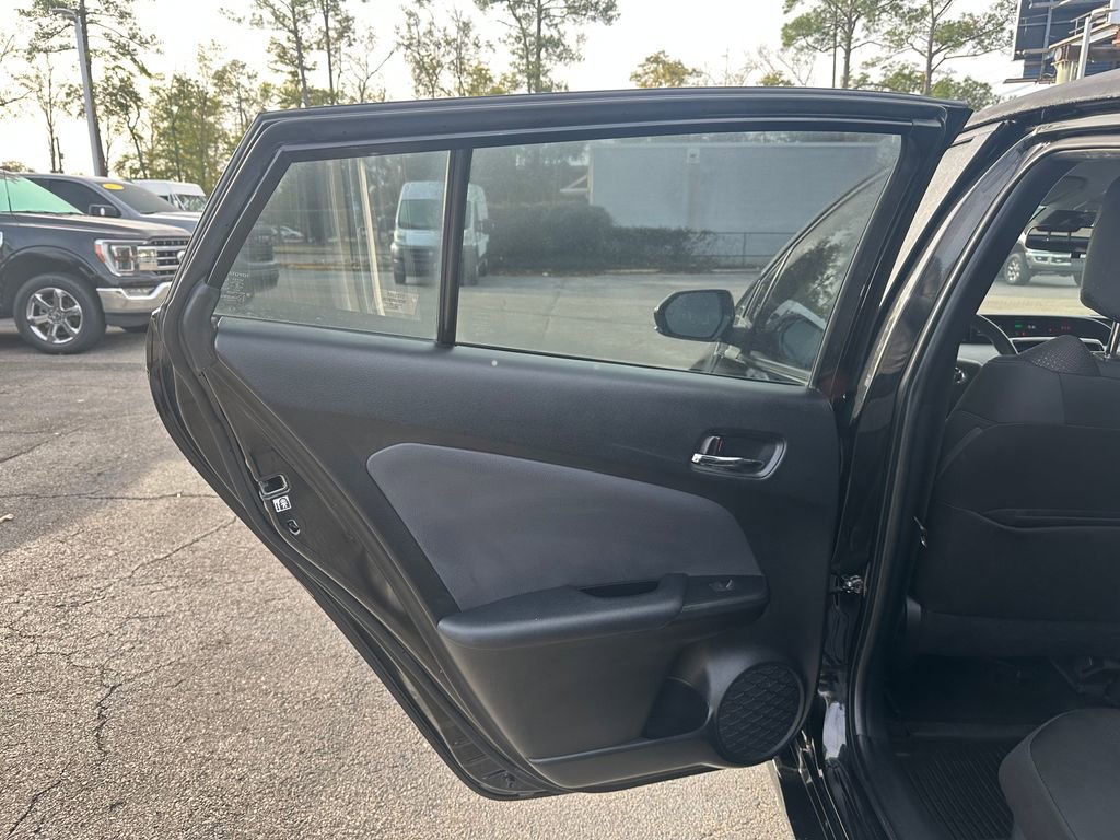 Used 2022 Toyota Prius LE image 31