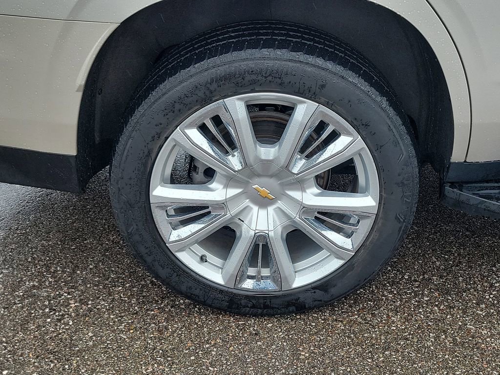 Used 2022 Chevrolet Tahoe LT w/ Luxury Package AWD/4WD image 6