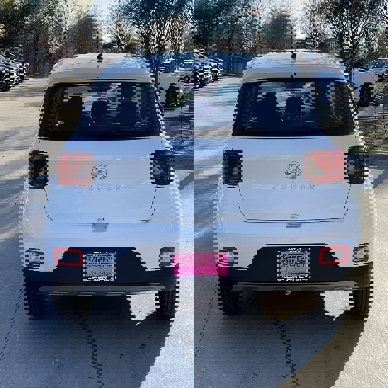 Used 2025 Hyundai Venue SE image 5