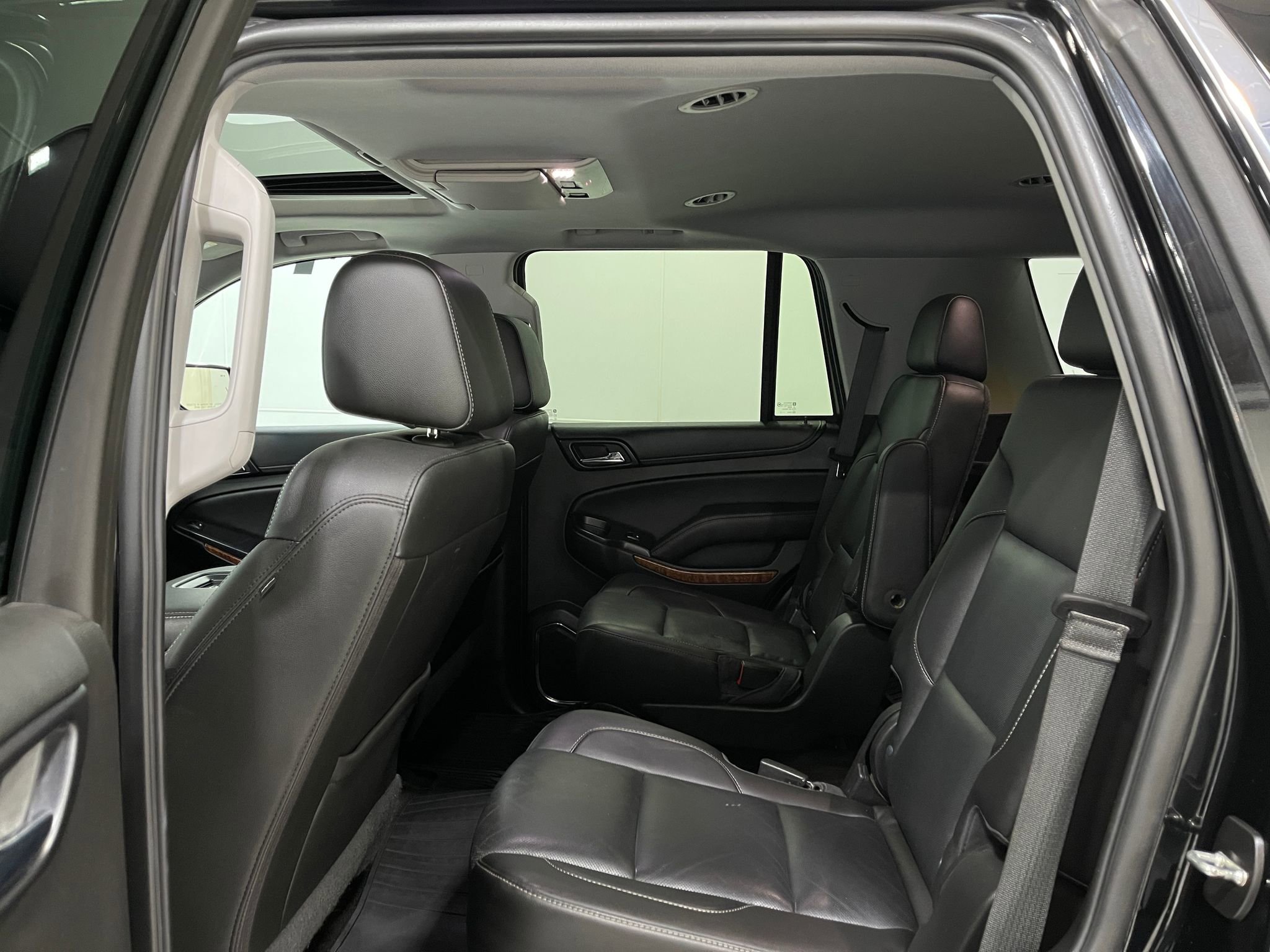 Used 2018 Chevrolet Tahoe Premier AWD/4WD image 33