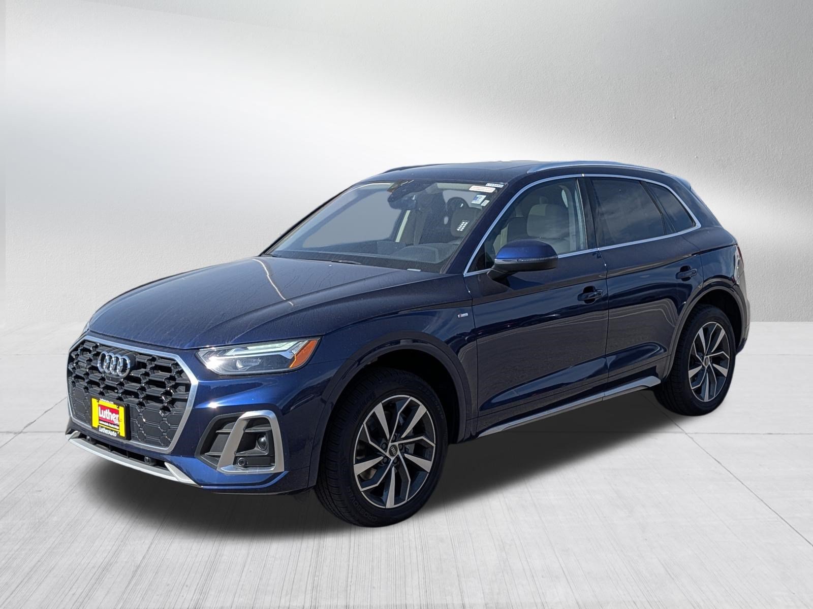 Used 2023 Audi Q5 2.0T Premium Plus w/ Premium Plus Package AWD/4WD image 3