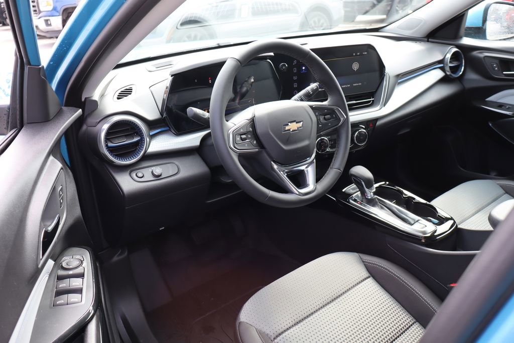 New 2026 Chevrolet Trax LT w/ Driver Confidence Package image 9