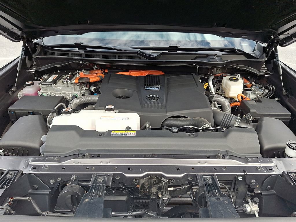 Certified 2024 Toyota Sequoia Platinum AWD/4WD image 29