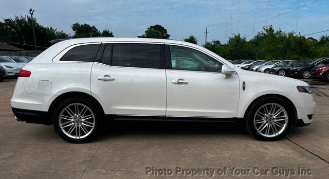 Used 2019 Lincoln MKT AWD image 5