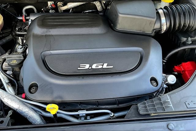 Used 2018 Chrysler Pacifica Touring-L FWD image 28