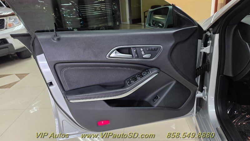 Used 2018 Mercedes-Benz CLA 250 image 9
