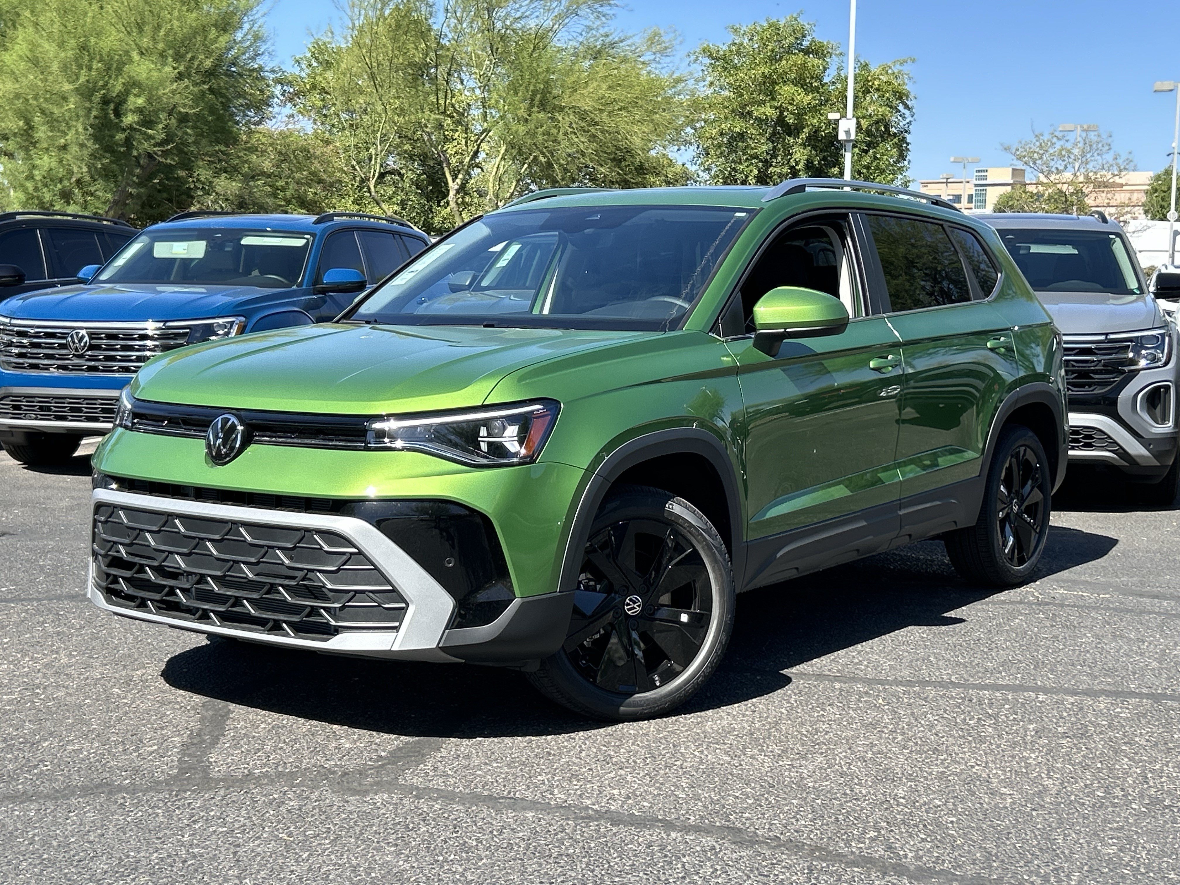 New 2026 Volkswagen Taos SE FWD image 22