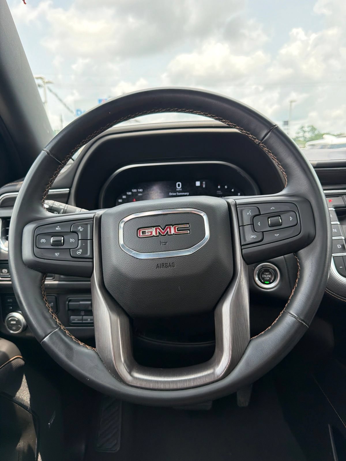 Used 2023 GMC Yukon XL AT4 AWD/4WD image 13