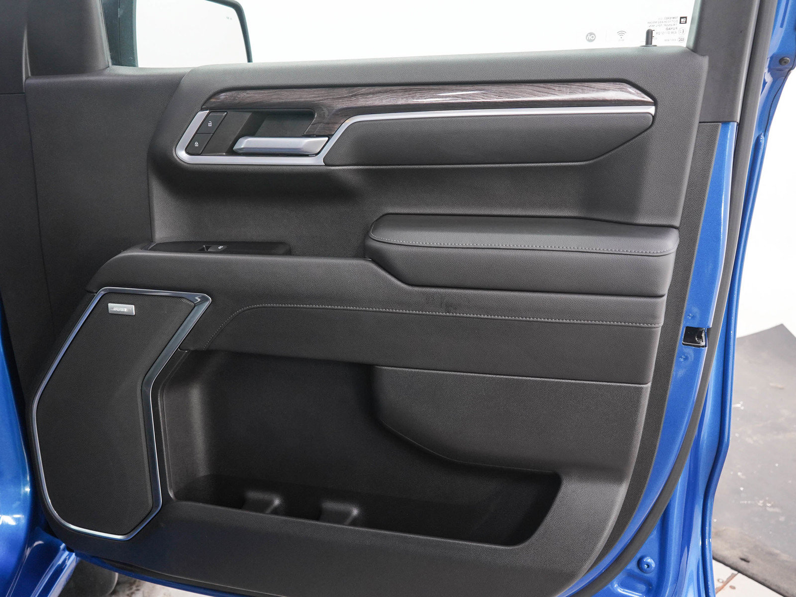Used 2022 Chevrolet Silverado 1500 LTZ w/ Technology Package AWD/4WD image 12