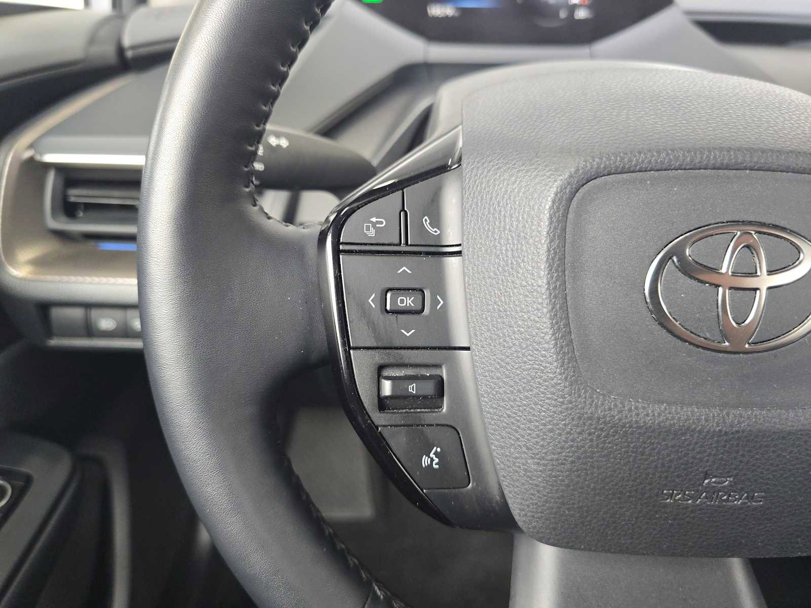 Used 2025 Toyota Prius XLE FWD image 31