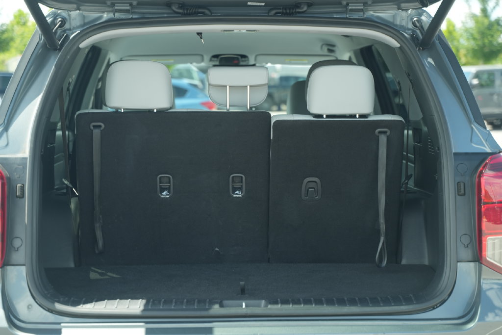 Used 2025 Hyundai Palisade SEL FWD image 18