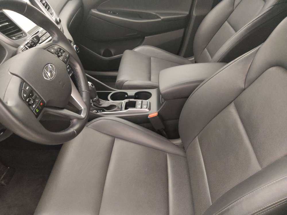Used 2016 Hyundai Tucson Limited w/ Option Group 03 FWD image 17