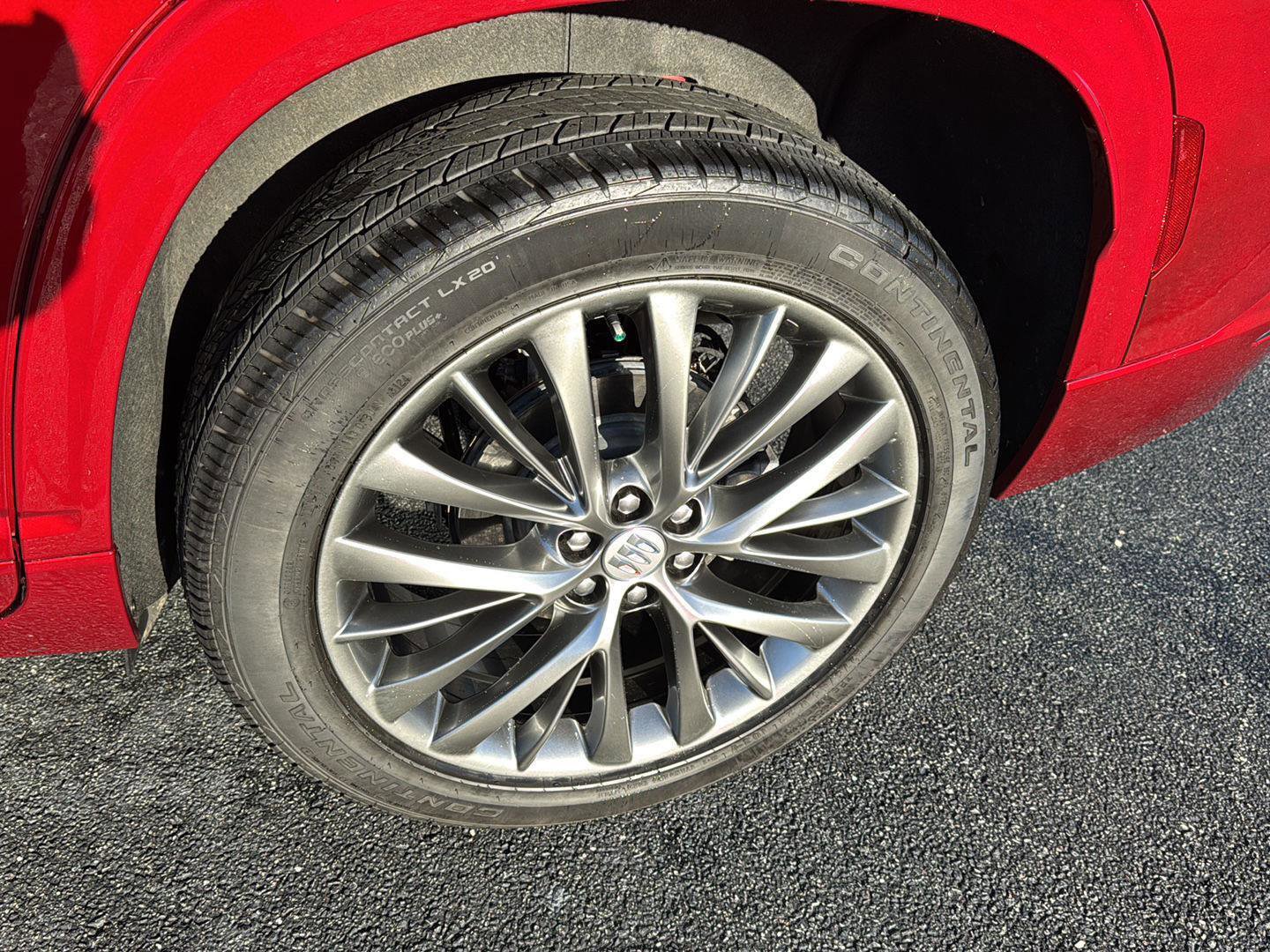 Used 2025 Buick Enclave Avenir image 31