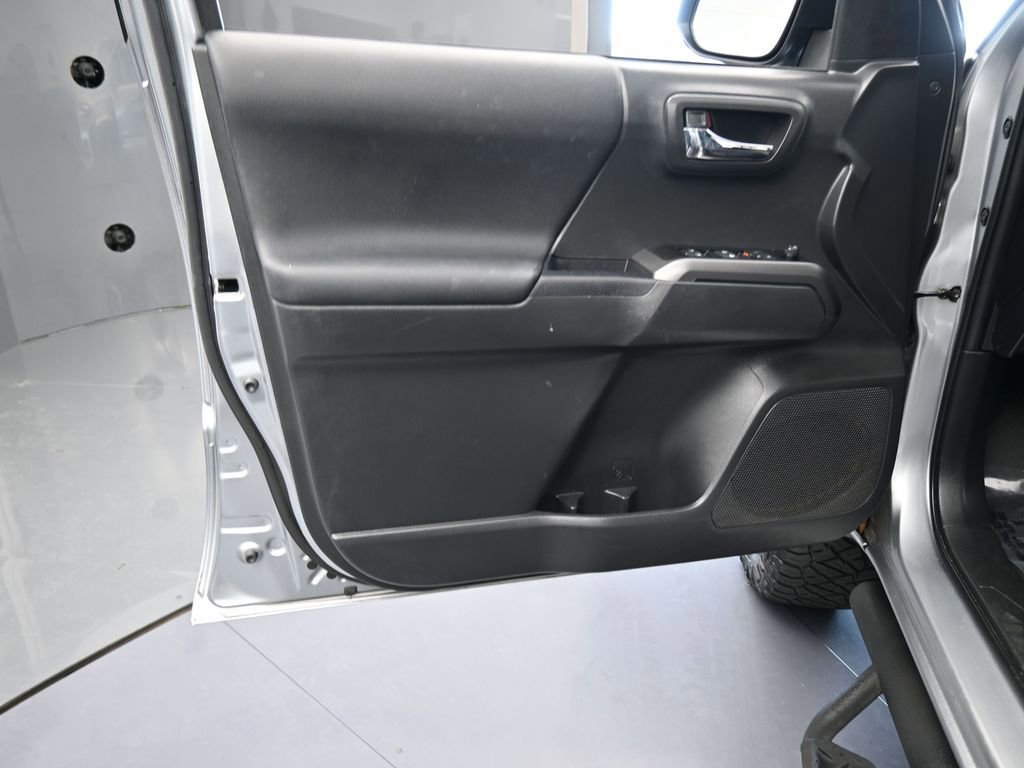 Used 2023 Toyota Tacoma TRD Sport image 24