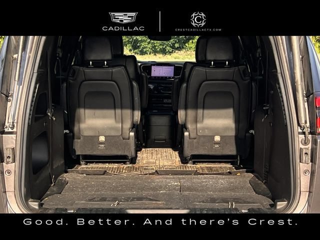 Used 2023 Chrysler Pacifica Touring-L w/ S Appearance Package FWD image 28
