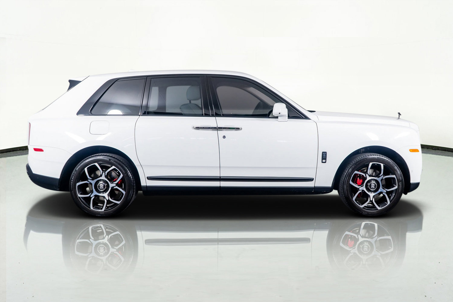 Used 2023 Rolls-Royce Cullinan Black Badge image 6