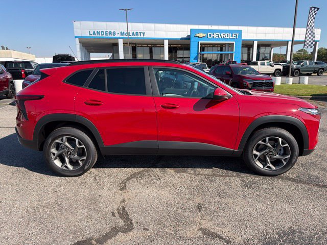 New 2026 Chevrolet Trax LT w/ Sunroof Package FWD image 2