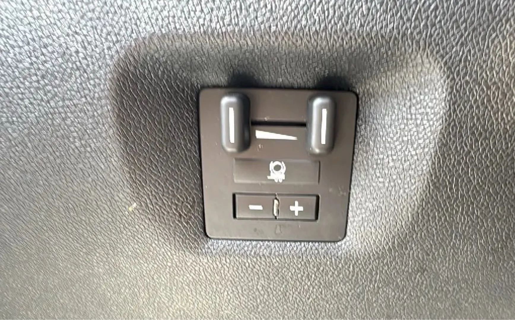 Used 2010 Chevrolet Tahoe LTZ image 25