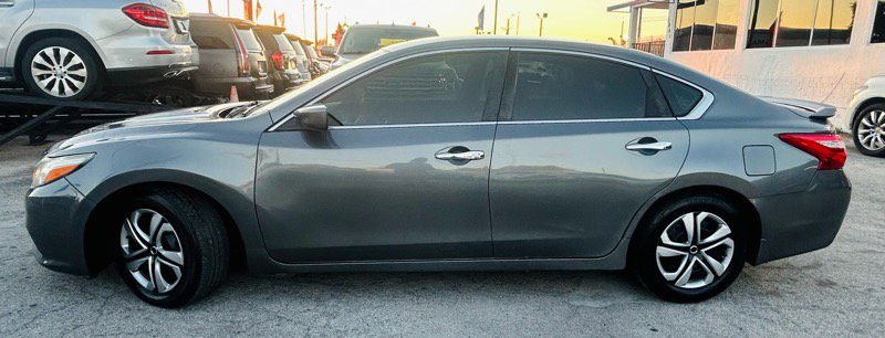 Used 2017 Nissan Altima 2.5 S w/ Power Driver Seat Package image 2