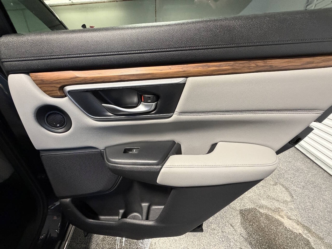 Used 2017 Honda CR-V EX-L image 23