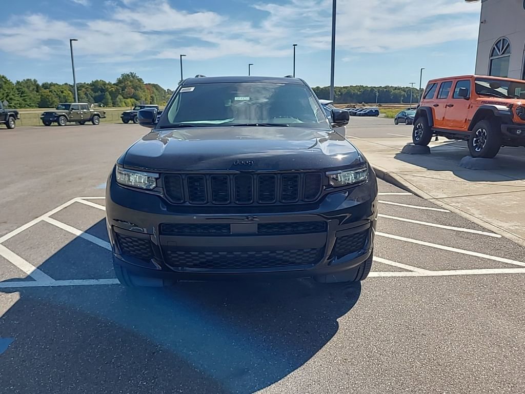 New 2025 Jeep Grand Cherokee L Altitude image 3