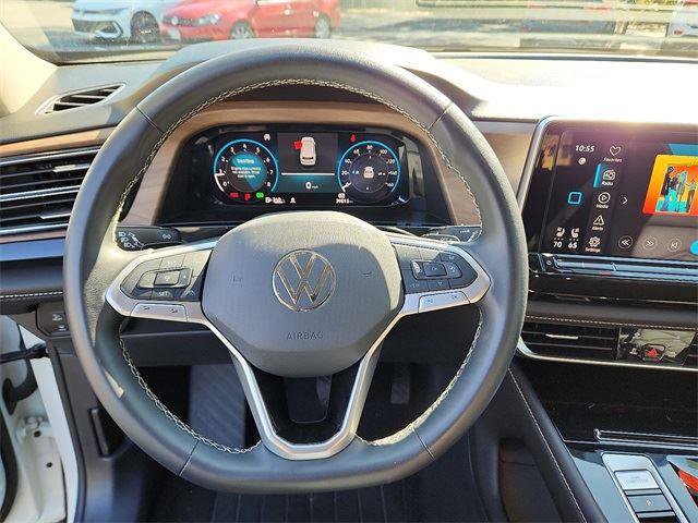 Certified 2024 Volkswagen Atlas SE image 18