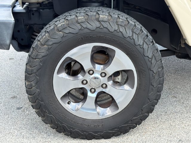 Used 2017 Jeep Wrangler Unlimited Sahara w/ Connectivity Group AWD/4WD image 34