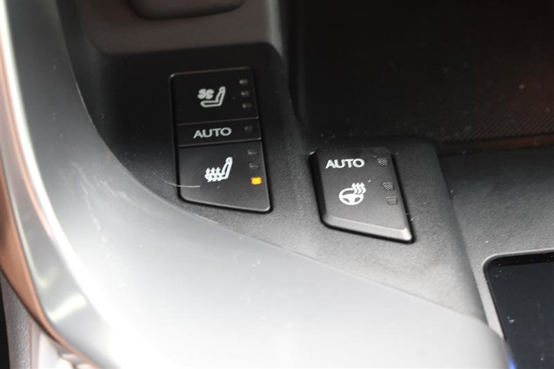 Used 2024 Lexus LX 600 F Sport image 17