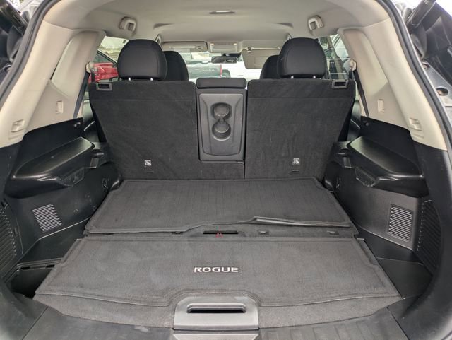 Used 2019 Nissan Rogue SV image 27